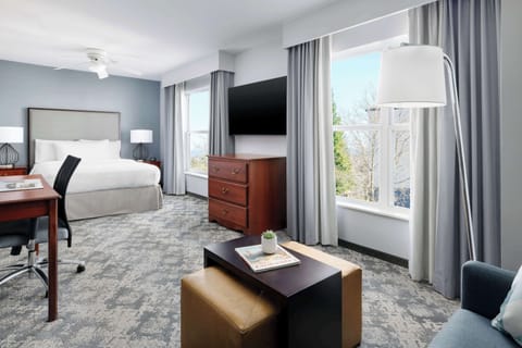 Suite, 1 Bedroom, Non Smoking | Premium bedding, down comforters, pillowtop beds, in-room safe