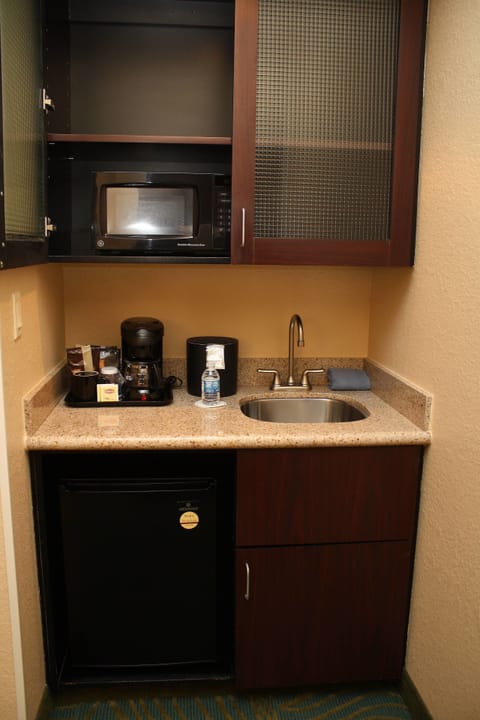 Fridge, microwave, coffee/tea maker