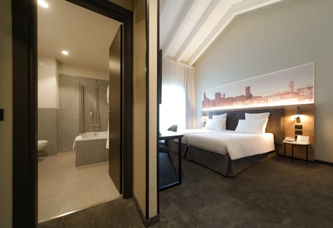 Privilege, Twin Room, 2 Twin Beds | Premium bedding, minibar, in-room safe, desk