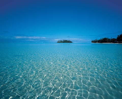 Private beach, white sand, sun loungers, beach towels