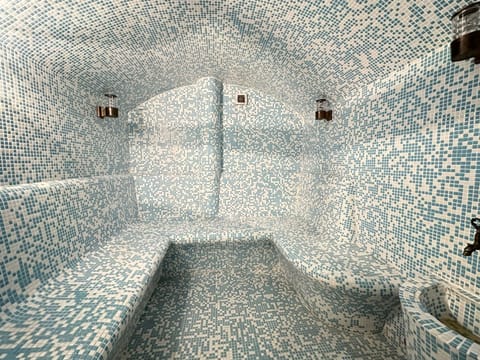 Steam room 