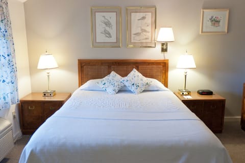 Family Suite, Multiple Beds | Premium bedding, desk, iron/ironing board, free WiFi