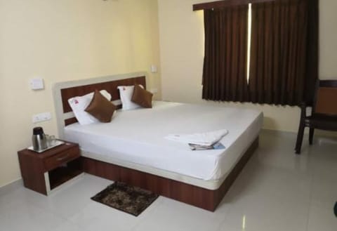 Deluxe Double Room, City View | Soundproofing, free WiFi, bed sheets