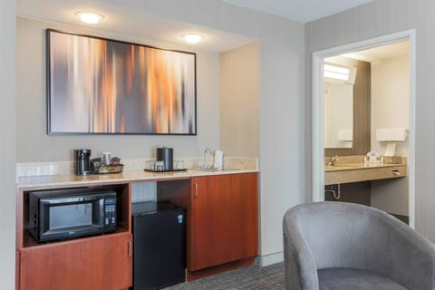 Suite, 1 Bedroom | Hypo-allergenic bedding, memory foam beds, in-room safe, desk