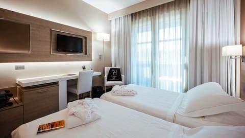 Classic Double Room | Premium bedding, minibar, in-room safe, desk