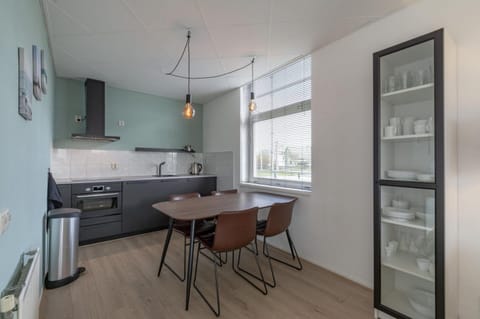 Apartment | Private kitchen | Electric kettle, toaster