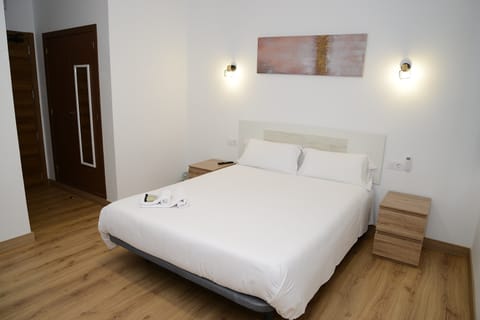 Double Room | Free WiFi, bed sheets