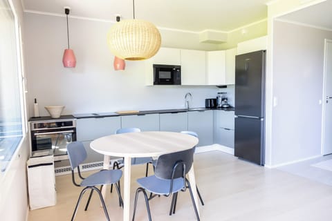 Design Condo, 3 Bedrooms, Lake View | Private kitchen | Electric kettle, highchair