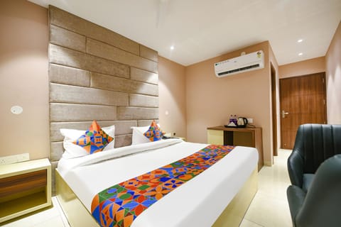 Deluxe Room | Egyptian cotton sheets, premium bedding, in-room safe, free WiFi