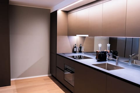 55-inch Smart TV with digital channels, heated floors