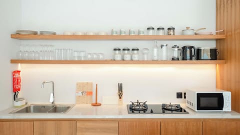 Villa, Pool View | Private kitchen | Fridge, microwave, stovetop, cookware/dishes/utensils