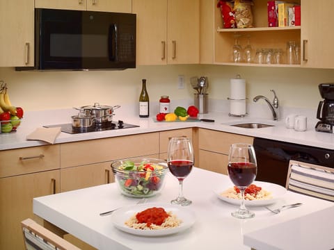 Studio Suite, 1 King Bed | Private kitchen | Full-size fridge, microwave, oven, stovetop