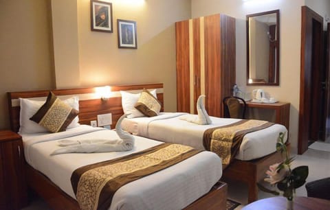 Executive Room | Desk, free WiFi