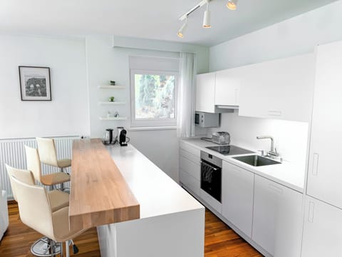 Electric kettle, toaster