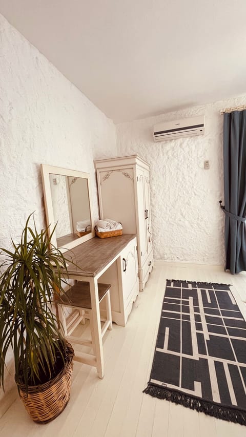 Superior Double Room | Laptop workspace, free WiFi, bed sheets