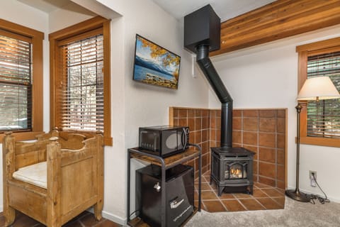 Superior Studio Suite, Multiple Beds, Refrigerator & Microwave, Ground Floor | Premium bedding, individually decorated, individually furnished, desk