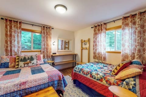 1 bedroom, laptop workspace, free wired internet