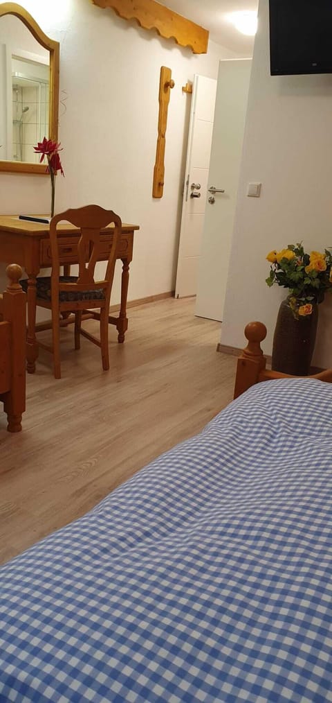 Double Room, Non Smoking | Individually decorated, desk, free WiFi