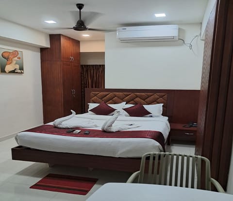 Deluxe Room | Air conditioning