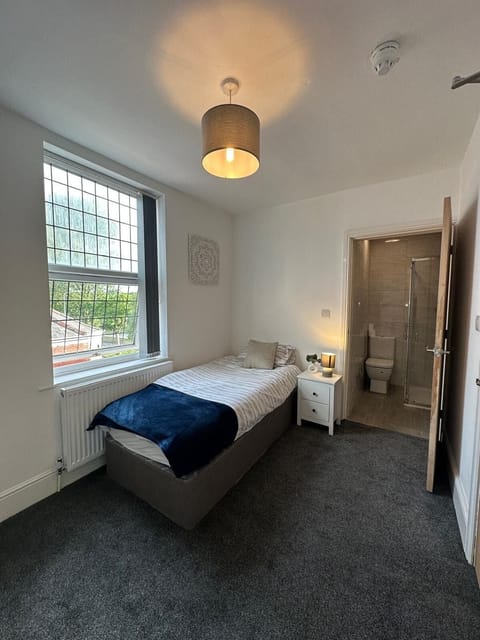 Single Room | Soundproofing, iron/ironing board, free WiFi, bed sheets