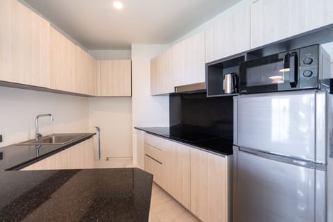 Premium Apartment, 2 Bedrooms, Balcony, Ocean View | Private kitchen | Electric kettle, toaster