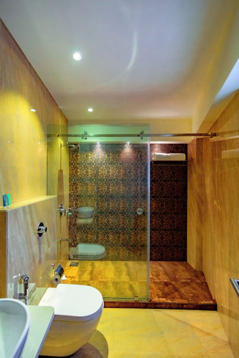 City Suite, City View | Bathroom