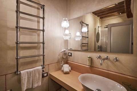 Double Room, Private Bathroom | Bathroom | Shower, hair dryer, towels, soap