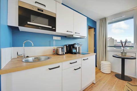 Studio, City View | Private kitchen | Fridge