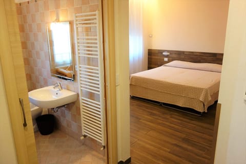 Comfort Triple Room, 1 Bedroom, Accessible | In-room safe, desk, free WiFi, bed sheets
