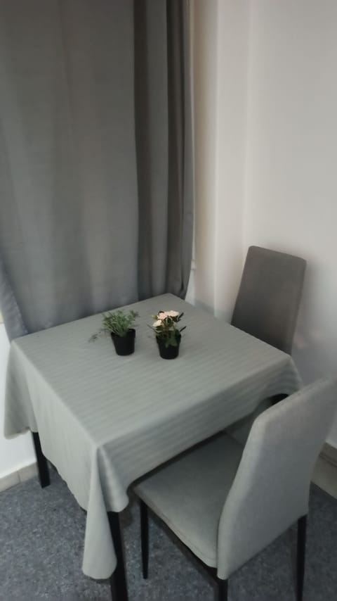 Apartment, 1 Bedroom | Dining