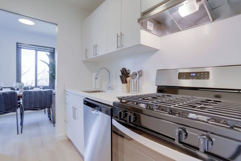 Comfort Apartment, City View | Private kitchen | Coffee/tea maker, toaster, blender, cleaning supplies