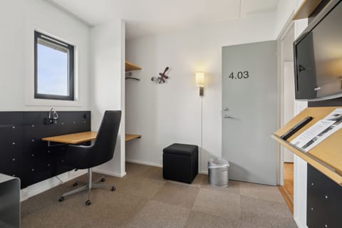 Basic Single Room, Patio | Soundproofing, free WiFi, bed sheets