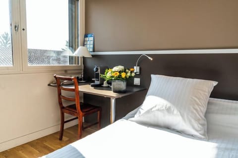 Classic Twin Room | Blackout drapes, soundproofing, iron/ironing board, free WiFi