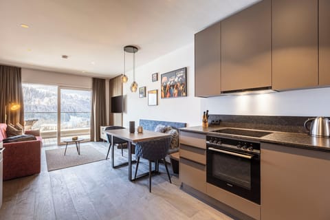 Ferienwohnung mit 1 Schlafzimmer | Private kitchen | Full-size fridge, oven, stovetop, dishwasher