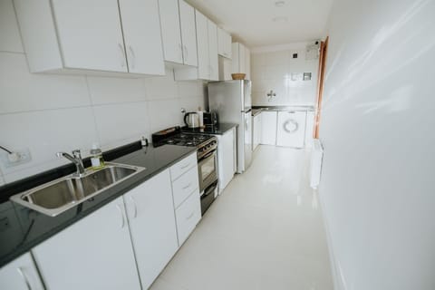 Standard Apartment | Private kitchen | Mini-fridge, microwave, oven, stovetop