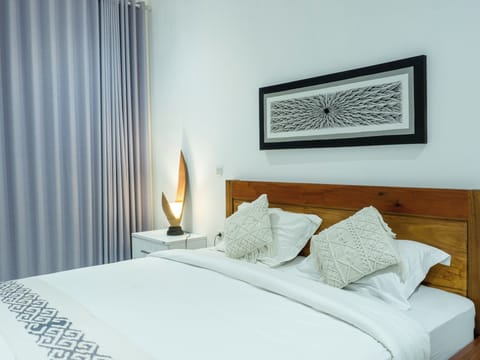 Comfort Double or Twin Room, Courtyard View | Desk, laptop workspace, free WiFi