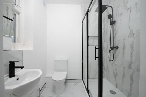 Classic Studio | Bathroom