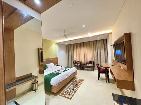 Deluxe Room | Desk, laptop workspace, soundproofing, free WiFi