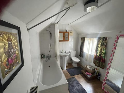 House | Bathroom | Combined shower/tub, deep soaking tub, hair dryer, towels