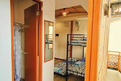 Standard Triple Room | Desk, soundproofing, free WiFi, bed sheets