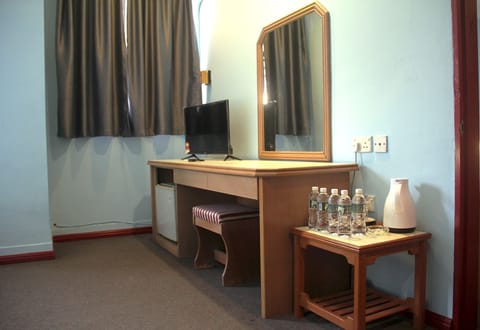 Family Room, 2 Double Beds | Desk, laptop workspace, free WiFi, bed sheets