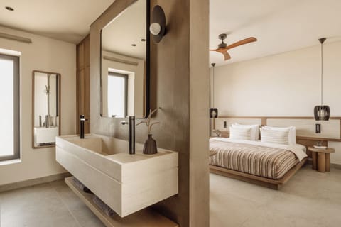 Junior Studio Suite | Minibar, free WiFi, bed sheets