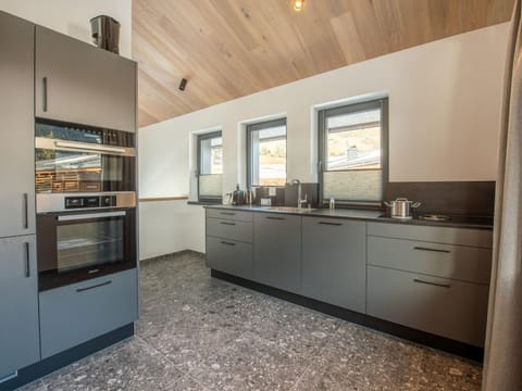 House | Private kitchen | Highchair