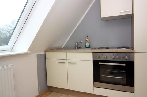 House | Private kitchen | Electric kettle, toaster, highchair