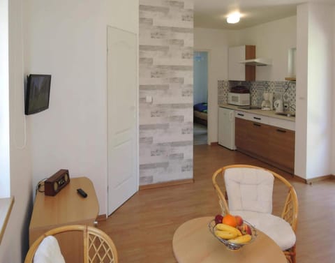 House | Private kitchen | Electric kettle, highchair