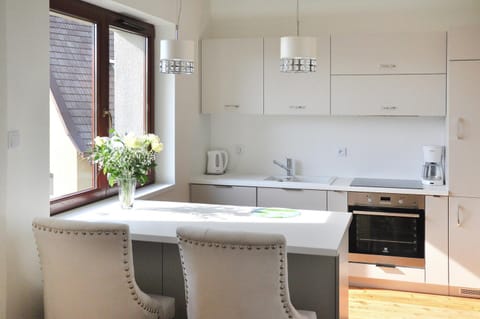 House | Private kitchen | Oven, electric kettle, toaster, highchair