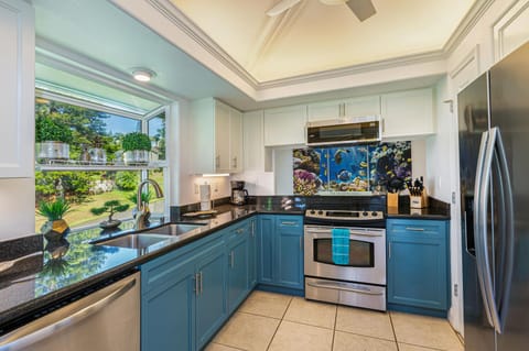 House, Multiple Beds, Hot Tub, Ocean View (40) | Private kitchen | Coffee/tea maker