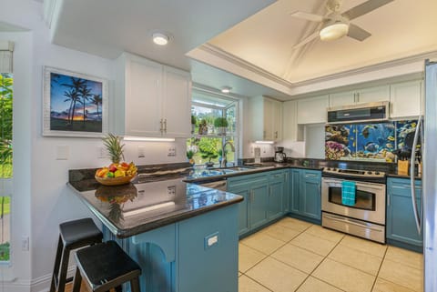 House, Multiple Beds, Hot Tub, Ocean View (40) | Private kitchen | Coffee/tea maker