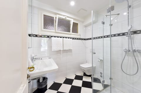 Double or Twin Room | Bathroom | Free toiletries, hair dryer, towels