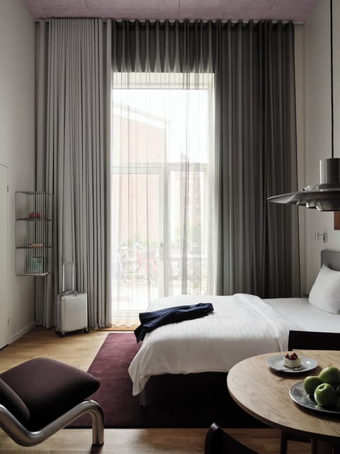 Superior Studio | Hypo-allergenic bedding, blackout drapes, soundproofing